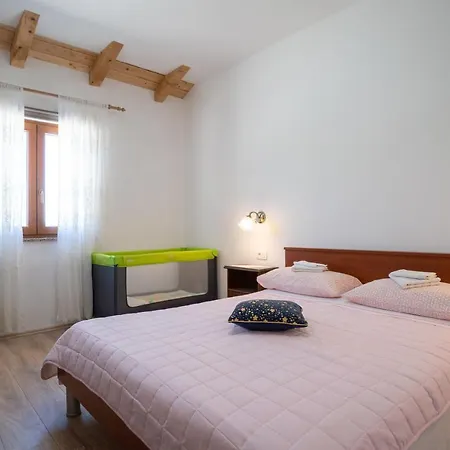 Ferienwohnung House Lena - 800 M From The Sea Rovinj Exterior foto