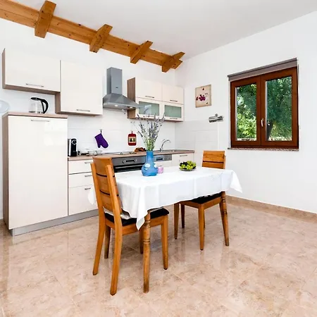 Ferienwohnung House Lena - 800 M From The Sea Rovinj Exterior foto